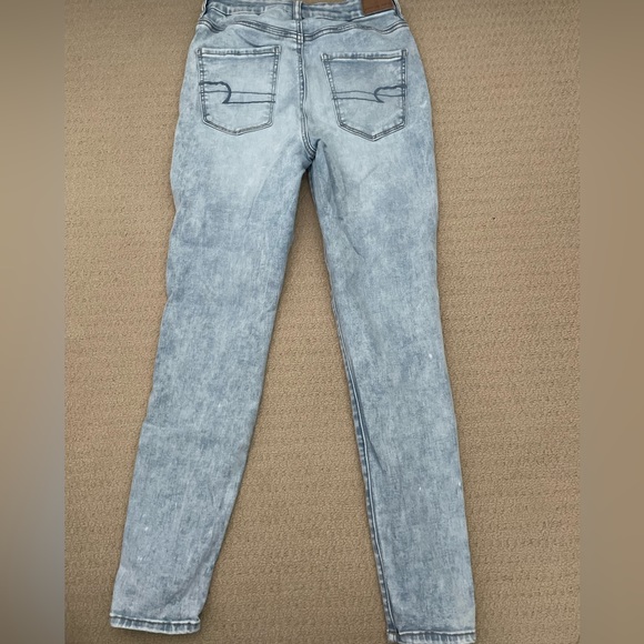 Curvy Hi-Rise American Eagle Jeggings. Only worn once! - Picture 3 of 3
